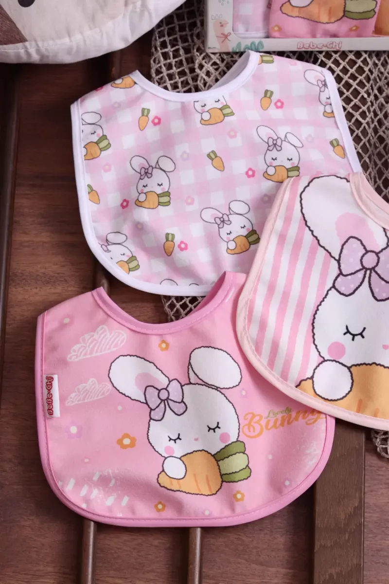 Tavşan Temalı Kare 3 Parça Microfiber Mama Önlüğü Kendi Kutusunda (sıvı Geçirmez) Çıtçıtlı